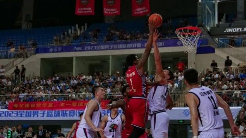 合肥主场那一晚的痛：领先9分竟翻船，翔蓝用一节时间教狂风打球