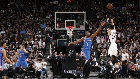 离谱！雷霆这狠人又刷纪录，马刺主场差点被“反客为主”？文班未来竟被他看穿！