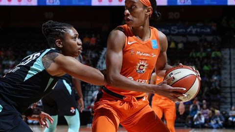 自由人这过得啥日子？拼到最后全靠斯图尔特救场！太阳虽败犹荣虽败犹荣！