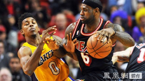 硬仗面前，湖人这口气咋就提不上来呢？