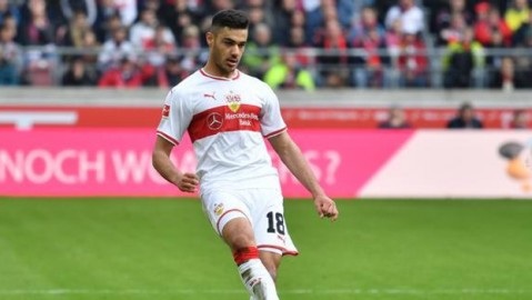 标题：德乙第28轮：卡拉曼制胜破门助沙尔克1-0卡尔斯鲁厄，积分榜5分优势领跑