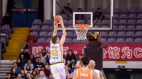 合肥狂风主场这口气差点没续上！长沙勇胜客场硬是把半决赛G1打成了摔跤场