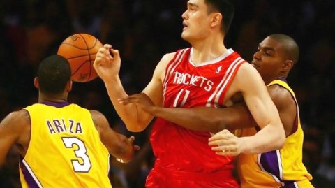 那晚莫兰特戴面具杀回来，火箭青年军差点把灰熊主场掀翻了！