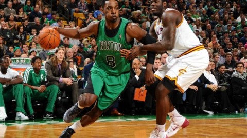 绿军三分雨浇灭老鹰，那场把东部榜首打懵的“不讲理”对决