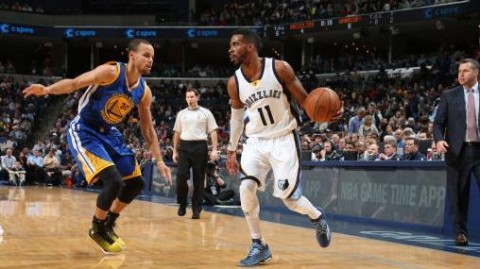 勇士附加赛破咒之夜！库里巴特勒合砍75分，121-116击退灰熊锁定季后赛