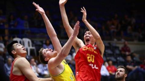 拼到最后一秒！这支中国男篮虽然没夺冠，却把咱球迷的心气儿给打回来了