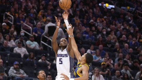 这剧情我熟！勇士差点翻车，库里又日天了