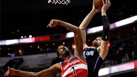 魔术客场掀翻奇才送其16连败！班凯罗两双导演大逆转，普尔空砍26分难救主