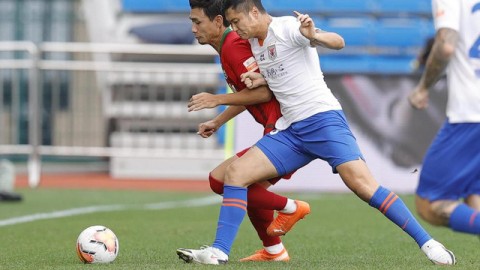 张外龙首秀遭金敬道8分钟双响逆转！山东鲁能主场2-1击退河南建业