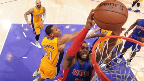 湖人血洗活塞！但这场比赛藏着的秘密，你绝对没看出来