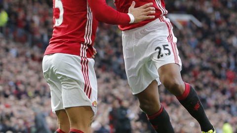 进球盛宴难掩防线警报：曼联4-4伯恩茅斯，阿莫林三度领先三度被追