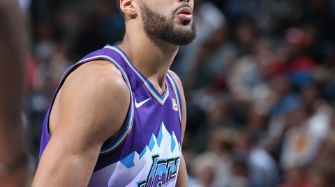 盐湖城魔鬼主场再现，快船背靠背被爵士生吞活剥