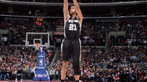 马刺被快船射穿！乔治首节18分太横，伦纳德复出只是开胃菜？