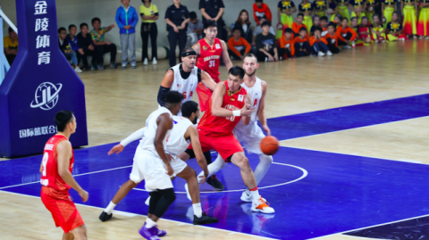 南宁寒夜里的冰与火：新疆大胜背后的喜与忧，以及那个“铁头”状元郎的迷失