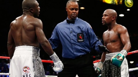 梅威瑟点数完胜贝托，49战全胜平纪录完美谢幕