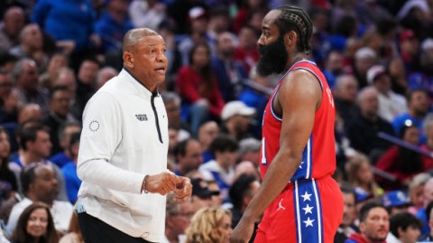 才打8分钟就砍10分！杨瀚森这状态，里弗斯队咋就输给安东尼队了呢？