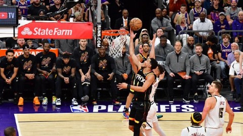 那天太阳和掘金打的哪叫篮球，简直是双方拿刀互捅！约老师抡了53分别人还以为他输了