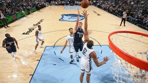 东契奇空砍24分，独行侠四连胜惨遭魔术“断电”——这场球输得真憋屈！