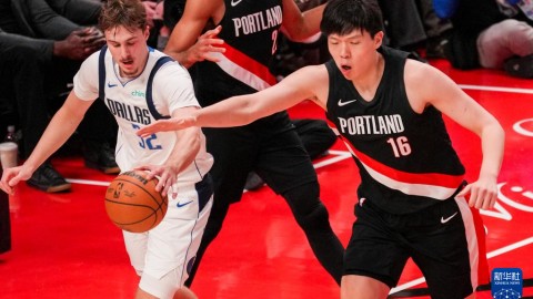 玫瑰花园的“撕裂”之夜：当利拉德给独行侠上了一课