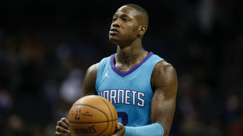 鹈鹕主场发威，公牛双星空砍53分——这场球看得我血压都上来了！