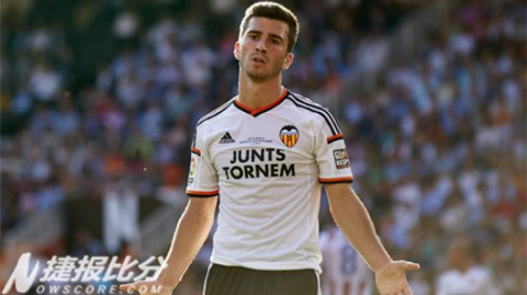 西甲第25轮：比利亚雷亚尔2-1瓦伦西亚——点球双响+门线救险，黄色潜水艇主场逆转蝙蝠军团