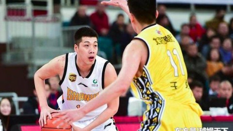 河北体育馆差点被“掀翻”！石家庄翔蓝这三分险胜，看得人手心冒汗