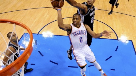 申京恶犯引冲突！范乔丹8分逆转审判，鹈鹕三塔被打到六犯离场