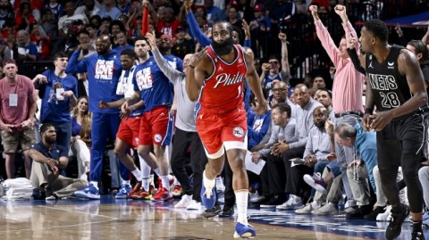 火药桶上跳舞！费城这剧本你敢信？哈登被驱逐却激活了最可怕的76人