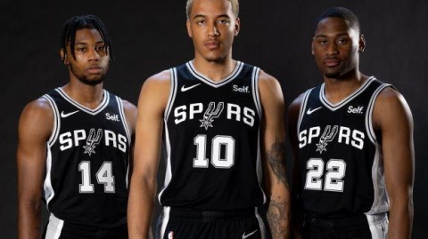 马刺123-98血洗灰熊豪取7连胜，文班亚马7帽送灰熊正式出局——西部新老势力的残酷交割