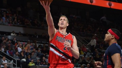 利指导缺阵反倒激活全队？开拓者客场掀翻活塞这场球看得我直拍大腿