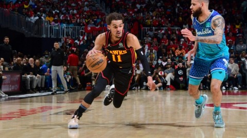 特雷杨砸了19次铁却迎来里程碑，黄蜂这一夜让他变成最悲催背景板