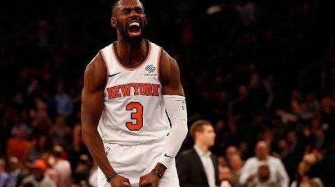 麦迪逊广场的恩怨局：兰德尔32分空砍，尼克斯用团队篮球教旧将做人