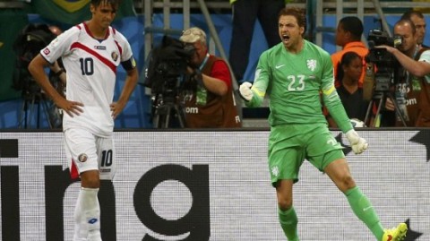 荷兰4-3（点球）哥斯达黎加：范加尔120分31秒豪赌换人，橙衣军团破咒闯入四强