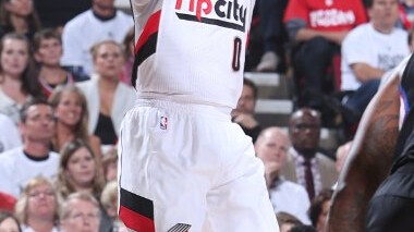 卡位战崩盘！快船主场104-114负开拓者，西部第8争夺悬念再起