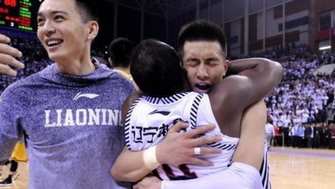 四川主场憾负广州，郭艾伦这状态让老球迷直呼“爷青回”！