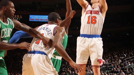 这场球看的我心脏受不了！绿军加时险胜尼克斯，东部老二老三这架打的真玩命