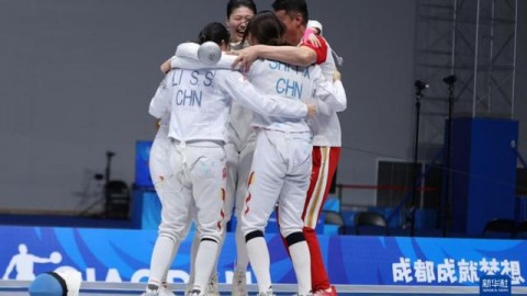 那一夜，莱茵河畔的青春“赌局”：美国大学生差点被匈牙利拽下马