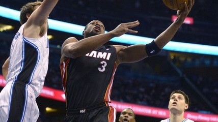 热火客场“扒”下一胜！魔术主场变“魔术”，这球看得我血压拉满