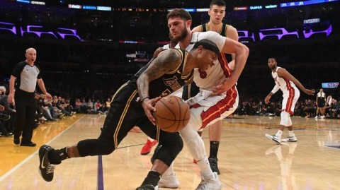 欧文封神夜老詹暗伤神，独行侠这记绝杀够湖人缓一宿的