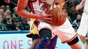 林书豪38分掀翻紫金王朝，“林疯狂”巅峰一战书写不朽传奇