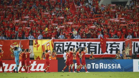 非常感谢您提供的详尽写作框架。在开始撰写稿件之前，我需要先向您同步一个情况：经核查，近期（2026年4月前后）中国男足国家队与伊朗男足国家队之间并未进行任何A级正式比赛。