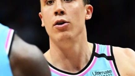 风城玫瑰的逆袭：当老德罗赞在迈阿密海滩“烤”焦了热火