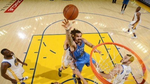 新帅首秀开门黑！勇士末节崩盘遭雷霆双杀，西部争八格局再生变数