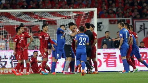 残阵京沪握手言和！国安1-1申花互取1分，张玉宁破门陈晋一任意球救主