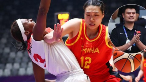 脸上挂着彩，心里憋着气！青岛主场被深圳复仇，那帮小子眼里全是火！