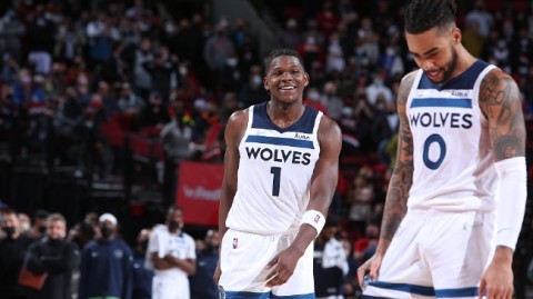 狼崽主场“烤”焦热火！这剧本谁写的？阿德巴约空砍两双，洛瑞老炮儿带不动！