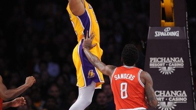 那场让人手心冒汗的菲尼克斯之战！猛龙差点掀翻太阳，最后却被老炮儿上了一课