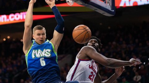 爆冷？尼克斯三巨头把猛龙按在地上摩擦，这比赛看得我血压飙升！