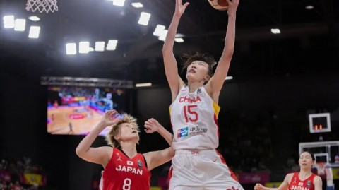 那帮闺女哭得让人心疼！U16女篮亚洲杯半决赛，咱们被澳大利亚最后时刻绝杀了