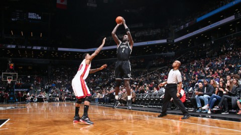 库里末节“变态准”7中7杀疯！托马斯空砍41分，勇士这赢球方式比过山车还刺激